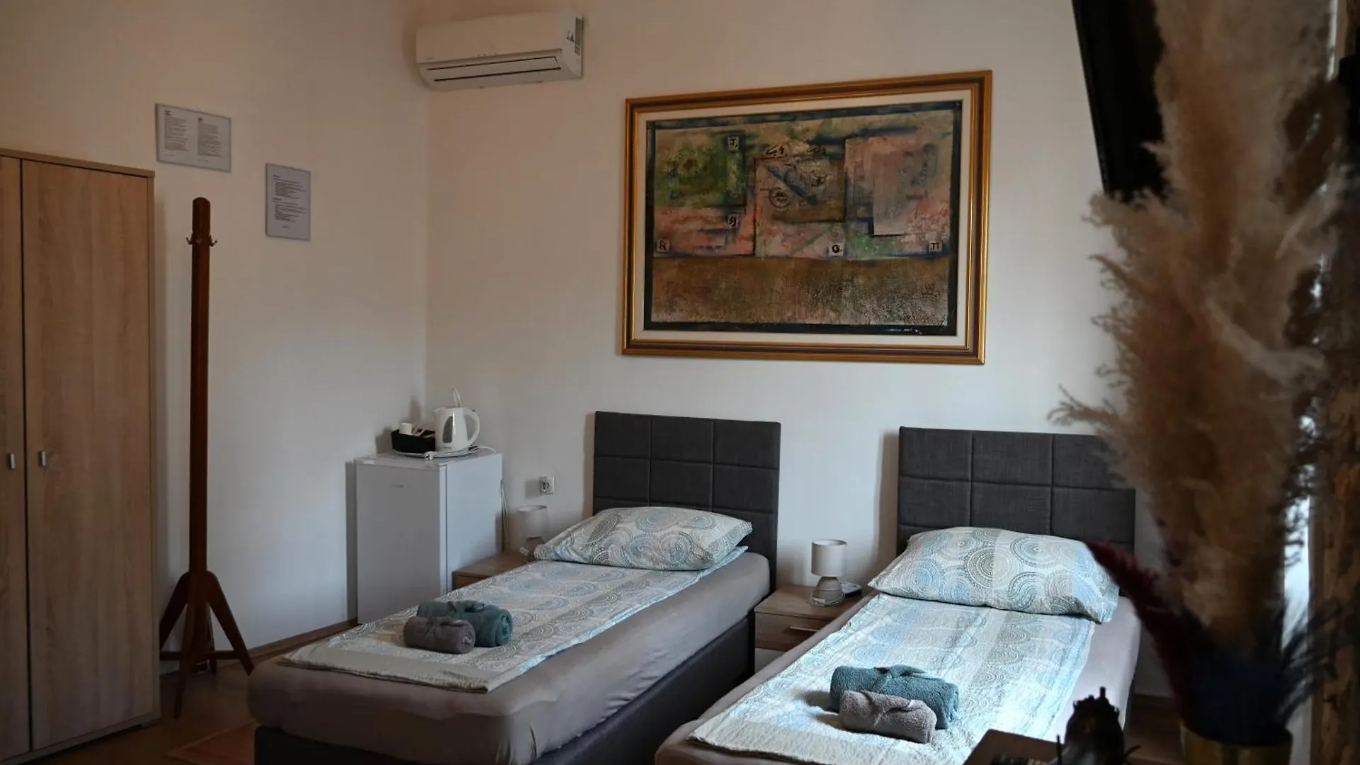 Ivana Rooms 0*, Пула Хорватия